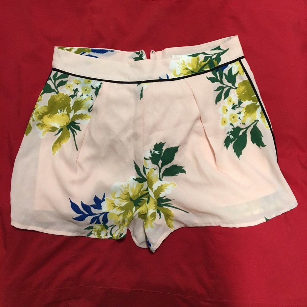 Forever 21 pink floral cute shorts